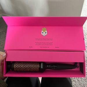 Amika blowout babe thermal brush